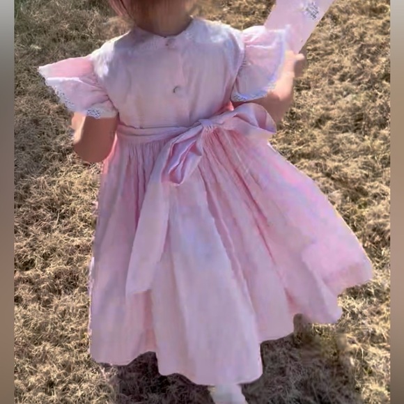 Pink Smocked Dress with Lace Details size 0(2t?) vintage Peter Pan style dress - Picture 2 of 7